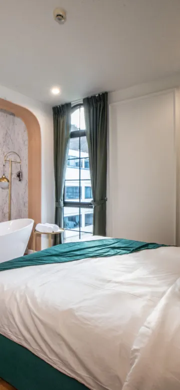 ห้องสวีทดูเพล็กซ์สามห้องนอนชั้น 2