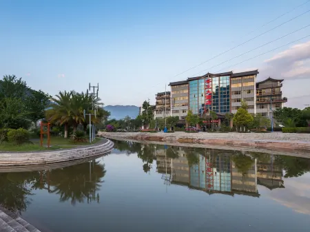 Chawang Hotel Отели рядом с достопримечательностью «Zhenyuan Museum (zhenyuanlahuzulishiwenhuabowuguan)»
