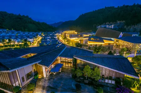Yunshang Time Hot Spring Holiday Homestay (Tengchong Mayugu Branch) Отели рядом с достопримечательностью «Mayu Valley Hot Spring Town»