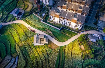 Yunshang Time Hot Spring Holiday Homestay (Tengchong Mayugu Branch) Отели рядом с достопримечательностью «Mayu Valley Hot Spring Town»