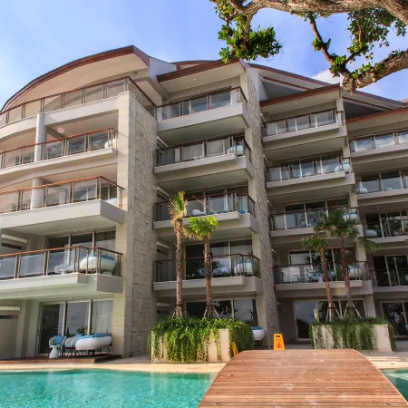 Double - Six, Luxury Hotel - Seminyak Отели рядом с достопримечательностью «Пляж Семинияк»
