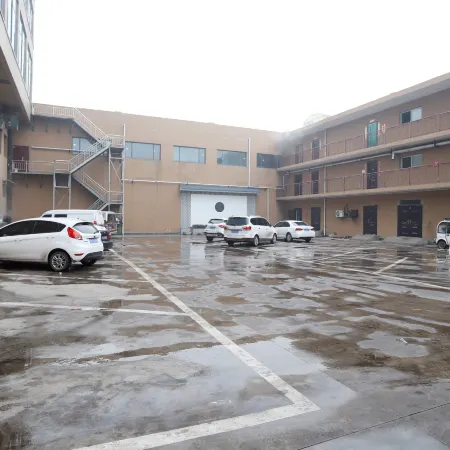 Qingxu Zhongtang Holiday Hotel
