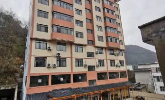 Badong Yinhao Village Hotel