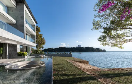 LIUBAI CUNSHU Seaview Resort Hotel