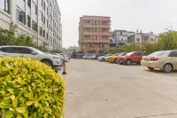 Ramada Encore by Wyndham Zhangpu - parking