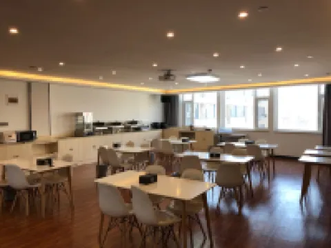 7 Days Premium Hotel (Huantai Xinyulou) Hotel di Huantai