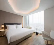 Fly Zoo Hotel