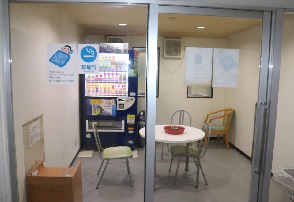 3. 호텔 신 이마미..