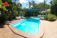 The Shores Holiday Apartments - Beach