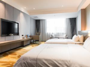 Xianglong Boutique Hotel (Guangzhou North Railway Station Huacheng Road Subway Station)