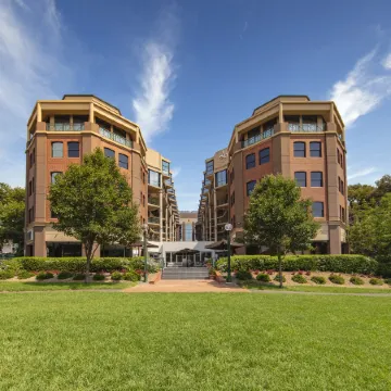 Amora Herencia Riverwalk Melbourne