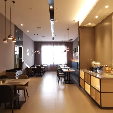 Homeinn Selected Hotel (Lvliang Binhe South Donglu)