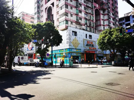 Guangzhou Longjin Hotel (Ximenkou Subway Station, Shangxiajiu Pedestrian Street)
