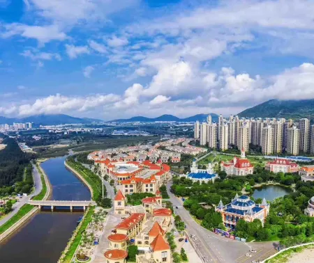 Hailing Island Shili Yintan Yihai Mingju Hotel Apartment Отели рядом с достопримечательностью «Hailing Island National Wetland Park of Mangrove Forest»