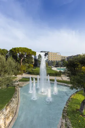 Mercure Villa Romanazzi Carducci Bari Отели рядом с достопримечательностью «Университет Бари»