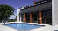 DoubleTree by Hilton Pittsburgh - Cranberry - Pools