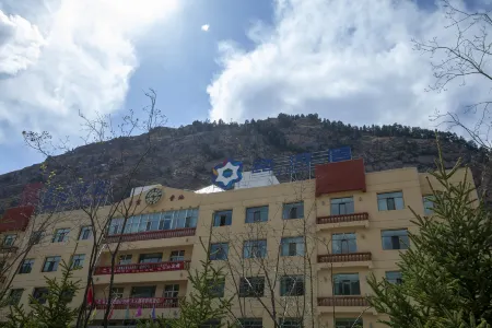 Green Hotel Отели в г. Хучжу-Туский автономный уезд