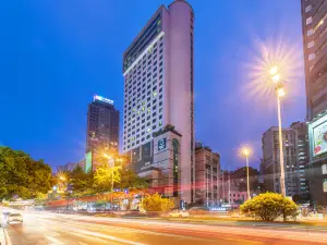 貴陽噴水池民生路好吃街桔子水晶酒店