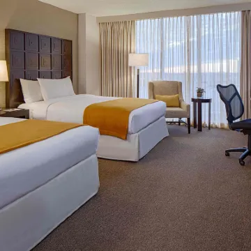 DoubleTree by Hilton Hotel Houston - Greenway Plaza Hotels near Hermann Park