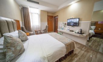 Yi Long Hua Chen Impress Business Hotel