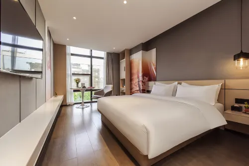 Heye Youth Travel Hotel (Xi'an Bell Tower Metro Station)