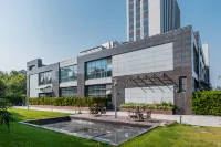 상하이 부치 H+ 호텔 바오 샨 지구, 상하이 행정 대학 주변 호텔