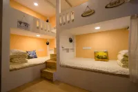 Dunhuang Mountian Spring Hostel