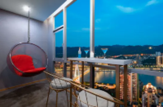 Tianqing River View Hotel (Chongqing Jiefangbei hongyadong)