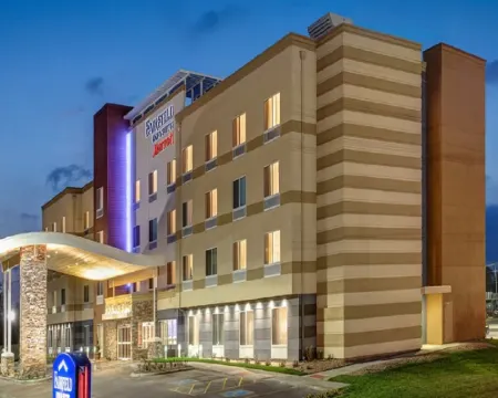 Fairfield Inn & Suites Springfield Enfield Hotels in Enfield