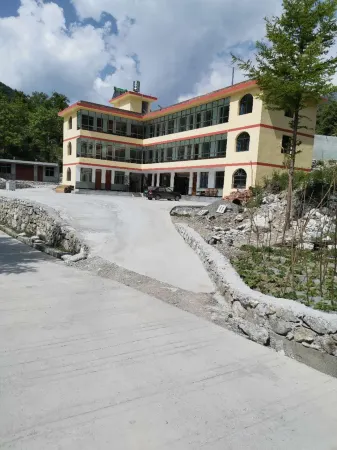 Wenxian Tianchi Luxury Mountain Villa