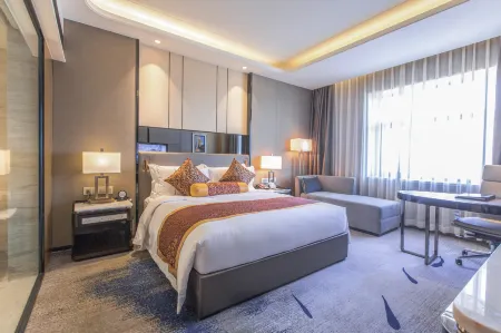 Bavaria Regent Hotel Hailar Отели рядом с достопримечательностью «Subingwen Square»