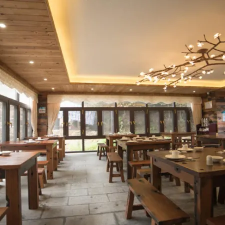 Tonggu Peak Hotel