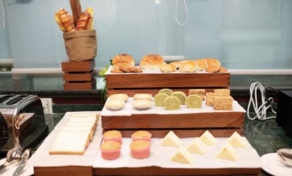 Echarm Plus Hotel (Nanning Railway Station Chaoyang Square)