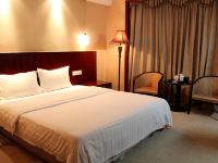 化州飞龙大酒店 - 标准大床房