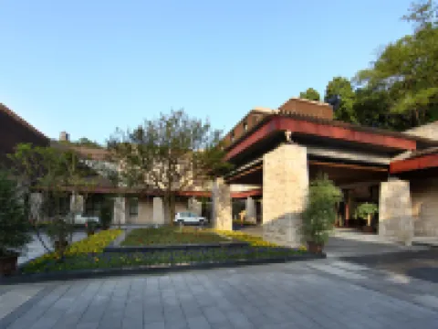 XHYEE Uvilla Resort Culture Hotels near Erwang Temple