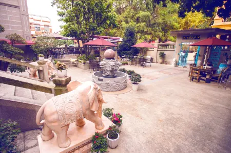 92 Castle Villa Hotel