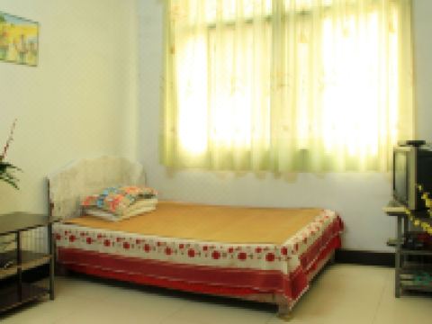 邓州客源宾馆 - 大床房(公共卫浴)