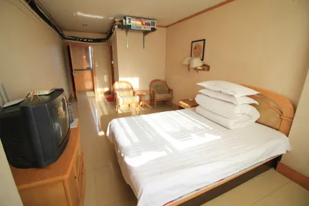 Qixia Haojia Hotel Отели рядом с достопримечательностью «School of Family Mou»