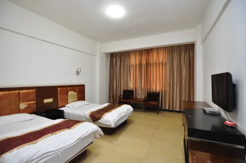 Tonghai Jinfeng Hotel