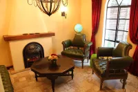 蘇荷精選花園別墅飯店（上海交通大學地鐵站武康大樓旗艦店）