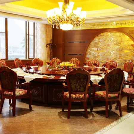 Longhu Island Hotel (Deqing Longmu Street)