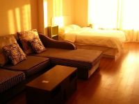 大连金色假日酒店公寓 - 舒适大床房