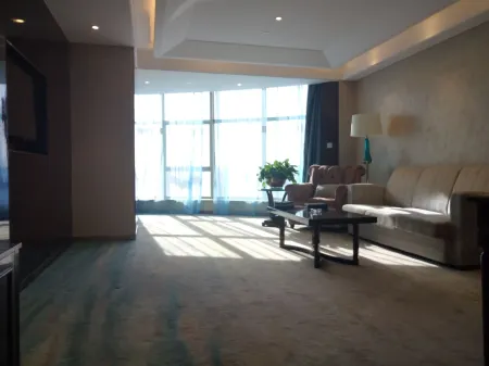 Junchen Hotel Отели рядом с достопримечательностью «Taiyuan University of Science and Technology (South Area)»