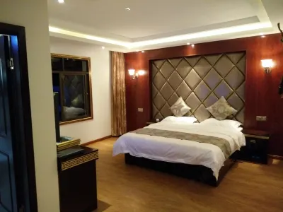 Li County Cangyi Grand Hotel Hotels near Erguxi Scenic Area