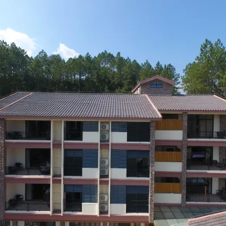Xinfeng Songjing Hot Spring Resort