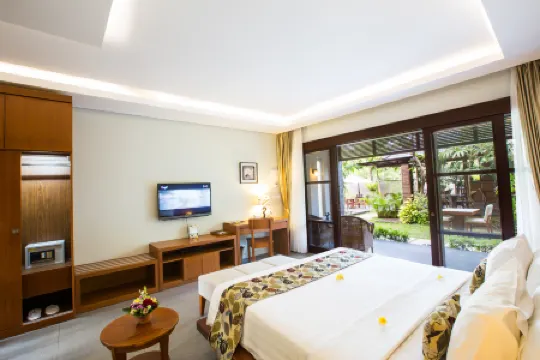 The Astari Villa and Residence Отели рядом с достопримечательностью «Pantai Muaya»