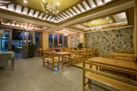 Yingyue Lakeside Inn