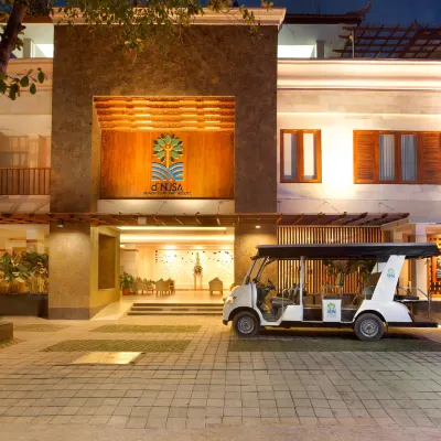 D'Nusa Beach Club and Resort Hotels near Panorama Point