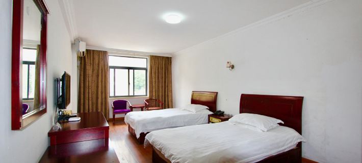 Pinghu Longyuan Hotel Hotels in Pinghu