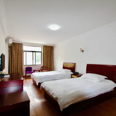 Pinghu Longyuan Hotel